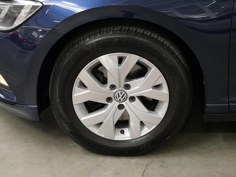 Volkswagen Passat - fotka 10 z 23