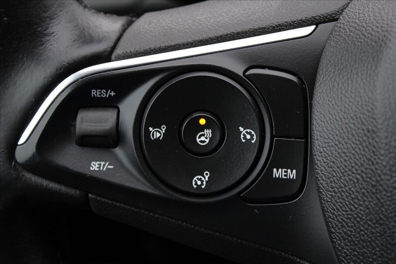 Opel Grandland X 1,2 T  ČR,1.MAJITEL,ENJOY - fotka 18 z 40