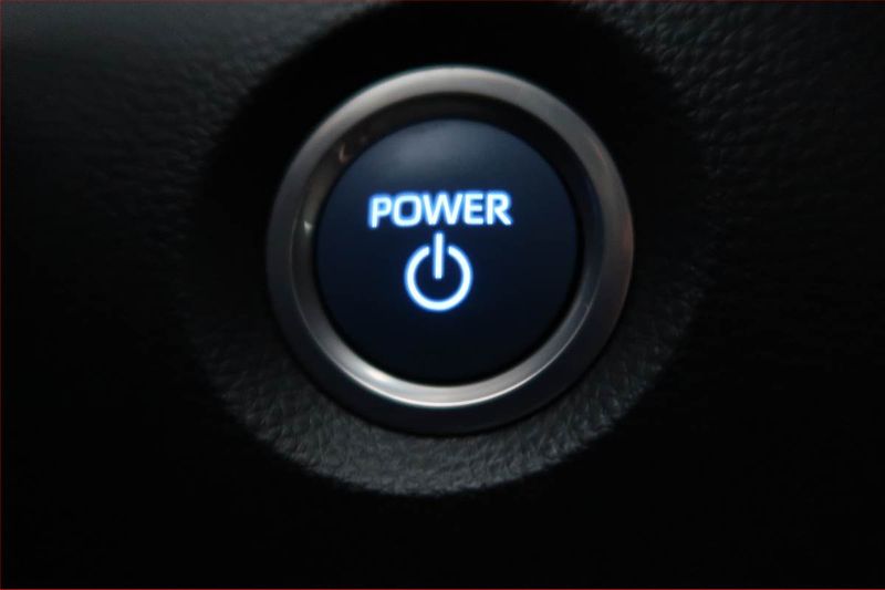 Toyota Corolla (2021) 1.8 Hybrid - fotka 20 z 20