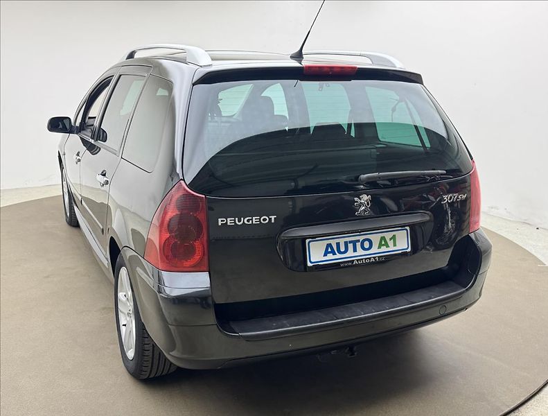 Peugeot 307 2,0 HDi 79kW KLIMA ALU TAŽNÉ - fotka 6 z 22