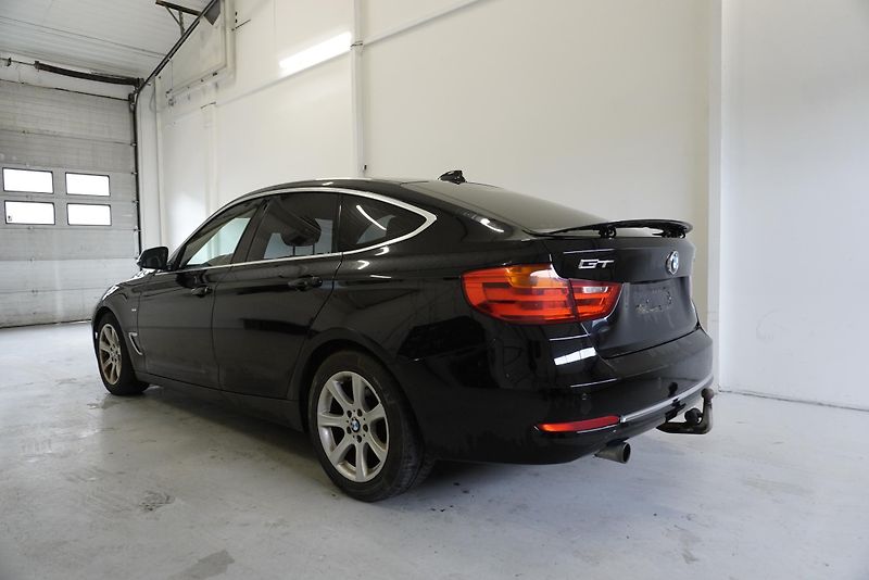 BMW Řada 3 320i LUXURY LINE AUTOMAT - fotka 6 z 35