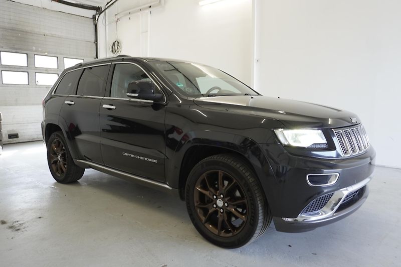 Jeep Grand Cherokee 3,0 CRD 4X4 - fotka 3 z 31