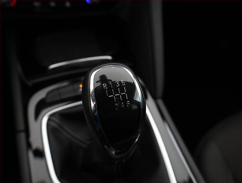 Opel Insignia (2018) 2.0 CDTI, Serv.kniha, Kůže - fotka 16 z 20