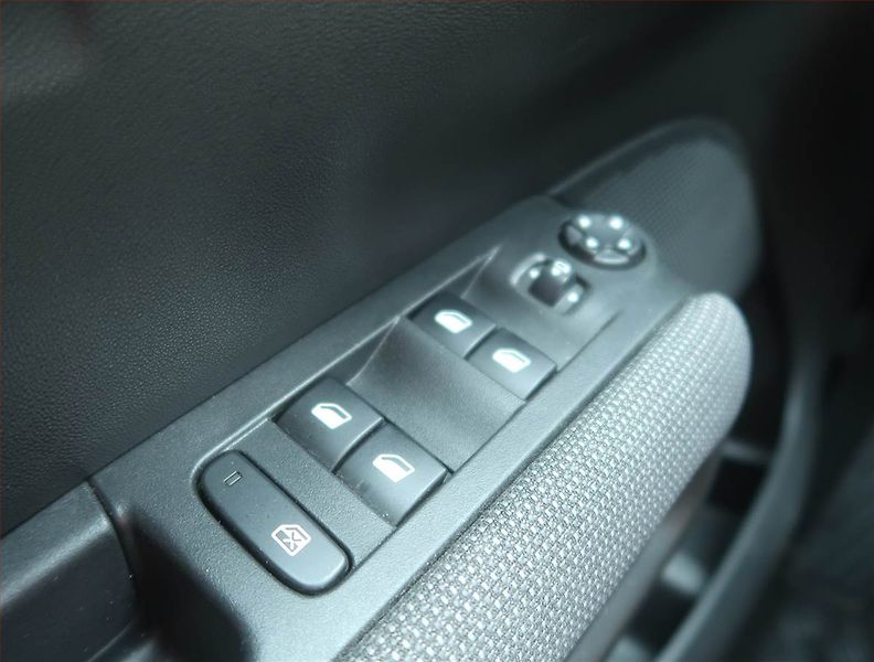 Citroën C3 Aircross (2022) Shine 1.2 PureTech, Serv.kniha - fotka 16 z 16