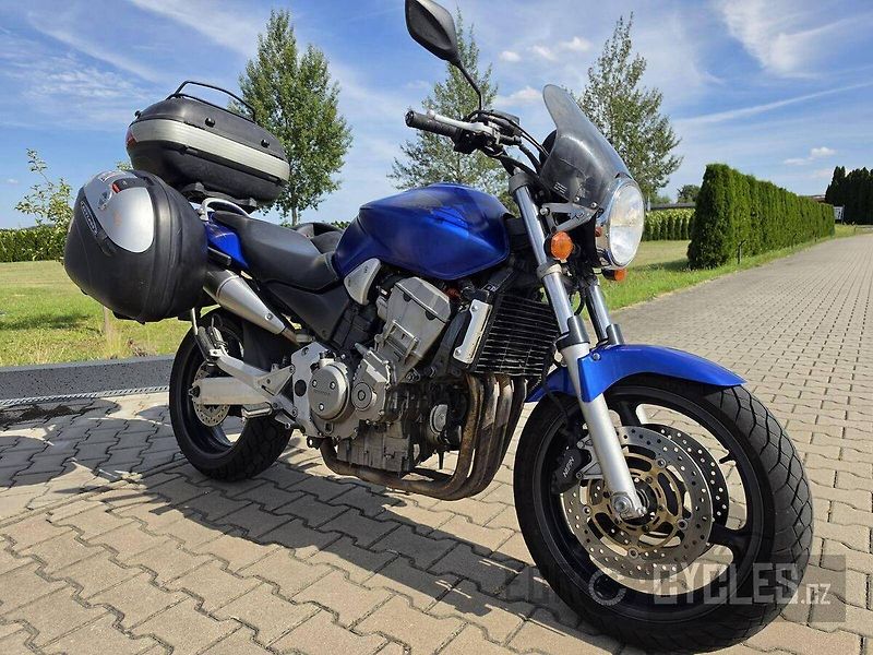 Honda CB 900 F Hornet (2004) - fotka 3 z 17