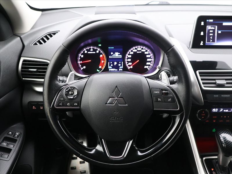 Mitsubishi Eclipse Cross 1.5 T-MIVEC 120kW Intense CVT - fotka 17 z 39