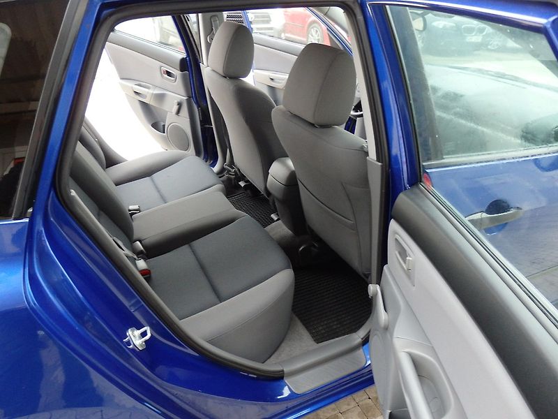 Mazda 3 1,6 HDi 80kW KLIMA, SERVISKA - fotka 9 z 13