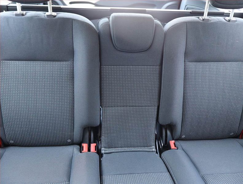 Ford Grand C-MAX (2011) 1.6 TDCi, jezdí dobře - fotka 10 z 14