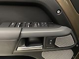 Land Rover Defender 130 D300 SE AWD AUT CZ - náhled 30
