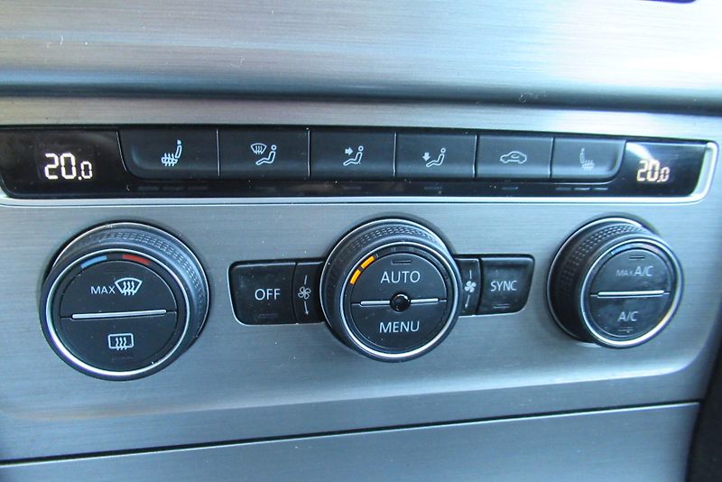 Volkswagen Golf 1.4 TSi DSG AUT.KLIMA PŮVOD ČR - fotka 15 z 27