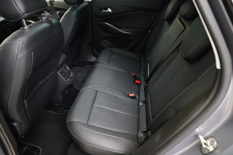 Opel Grandland X - fotka 27 z 29