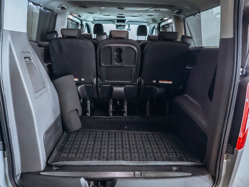 Ford Tourneo Custom 2.0TDCi Titanium AT 125 kW L2 - fotka 8 z 27