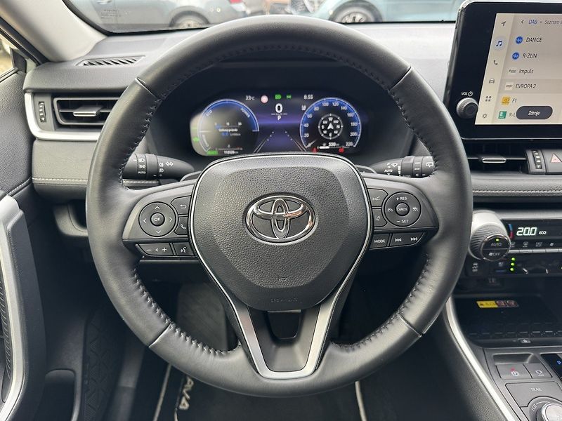 Toyota RAV4 (2023) 2.5HSD 4WD Hybrid Executive - fotka 7 z 49