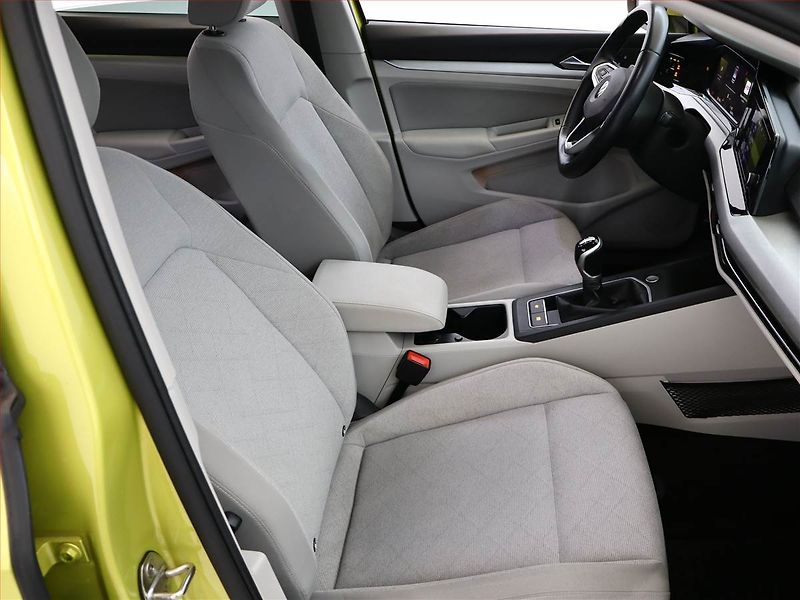 Volkswagen Golf (2021) 1.5 TSI - fotka 7 z 18