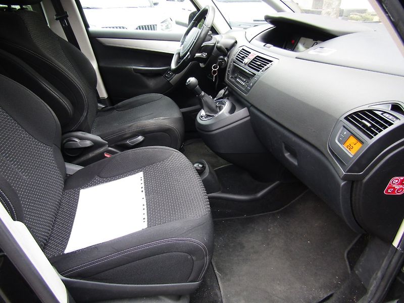 Citroën C4 Picasso (2010) 1.6 16V 88kW - fotka 25 z 33