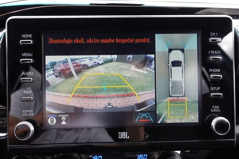Toyota Hilux 2,8 D4-D Invincible Sport A/T - fotka 25 z 34