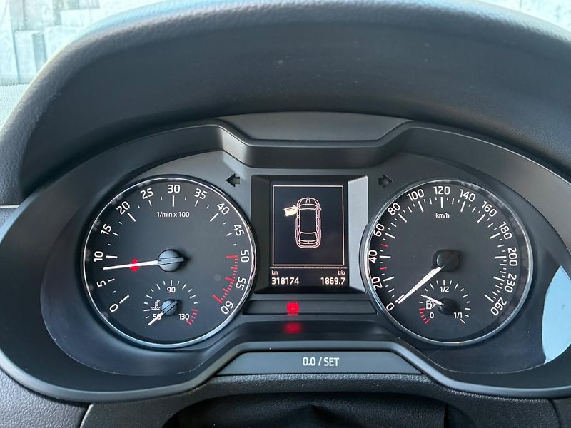 Škoda Octavia (2016) 1.6TDi, 81KW, TEMP., VYHŘ. SED - fotka 13 z 26
