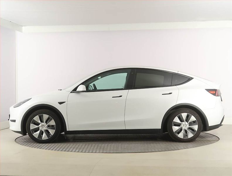 Tesla Model Y (2023) RWD LFP 60kWh, SoH 97% - fotka 3 z 33