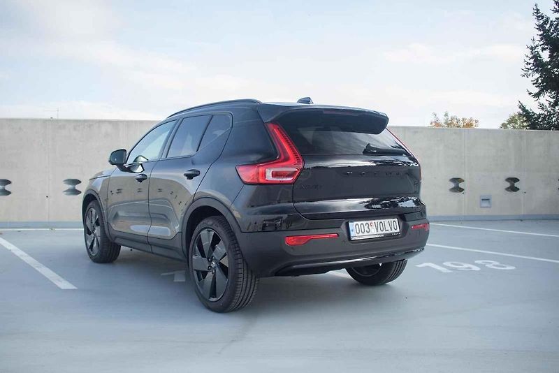 Zvenčí kompaktní crossover, zevnitř překvapivě prostorné auto, které obstojí i jako jediné v rodině.