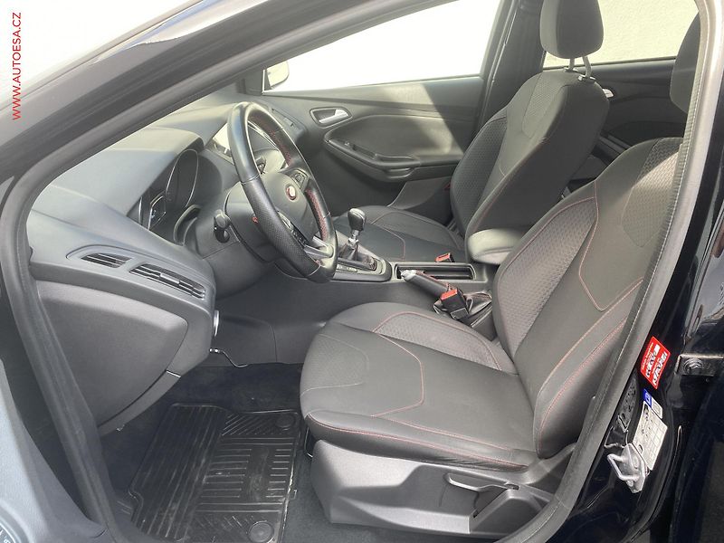 Ford Focus (2017) 1.5 EcoBoost, ČR, Sport, navi - fotka 9 z 19