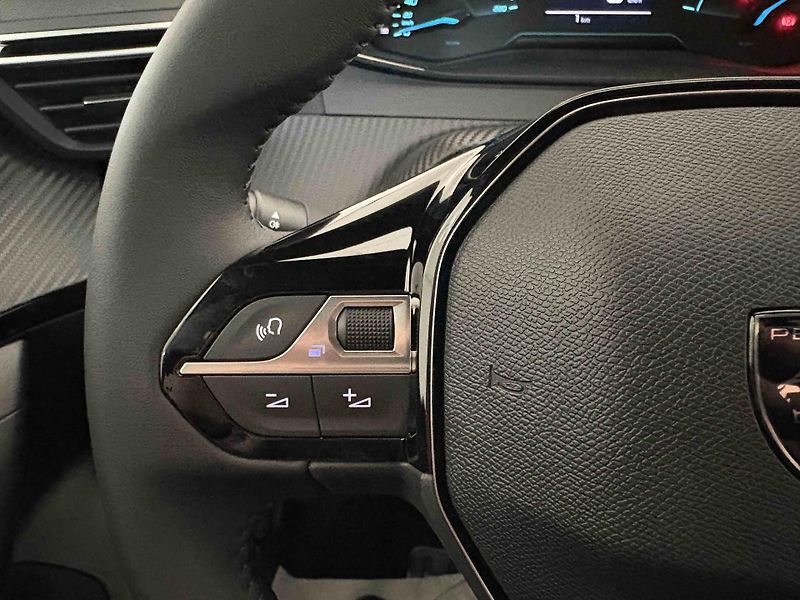 Peugeot 2008 (2026) Business Hybrid 110 e-DCS6 - fotka 17 z 36