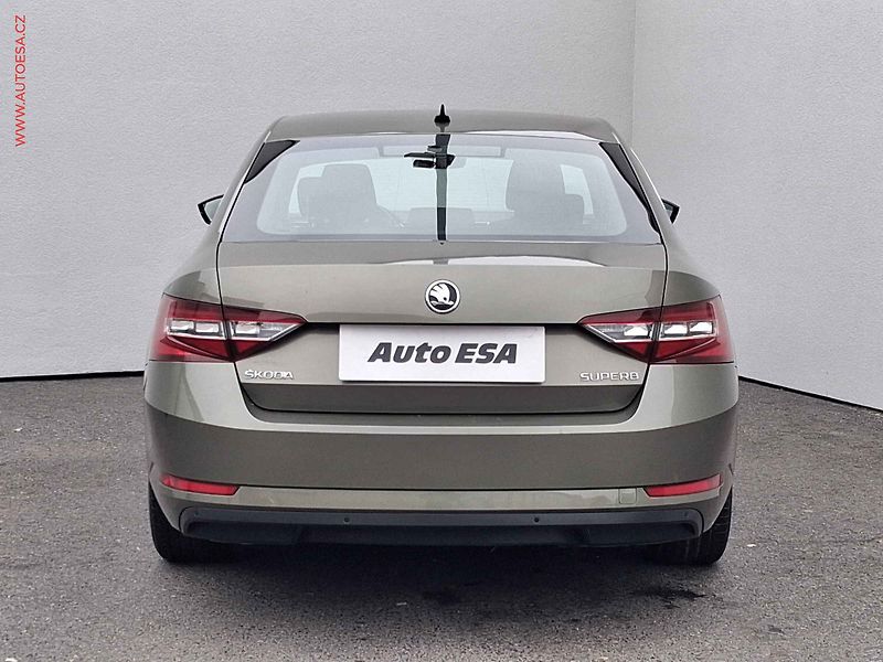 Škoda Superb (2016) 1.4TSI, 1.maj,ČR, Ambition - fotka 5 z 17