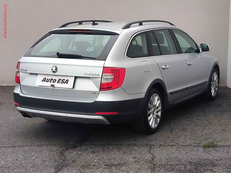 Škoda Superb (2014) 2.0 TDi 4x4, ČR, Outdoor, AT - fotka 4 z 22