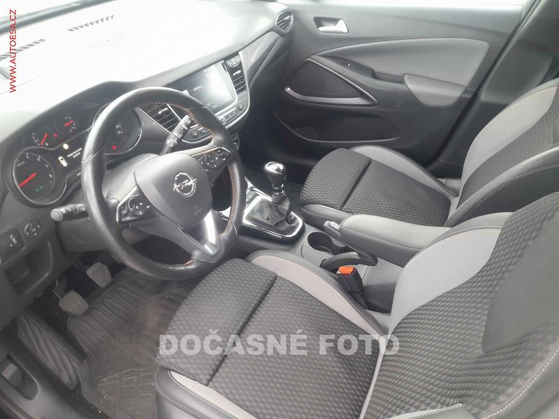 Opel Crossland X (2018) 1.2T, LED, headUP - fotka 3 z 3