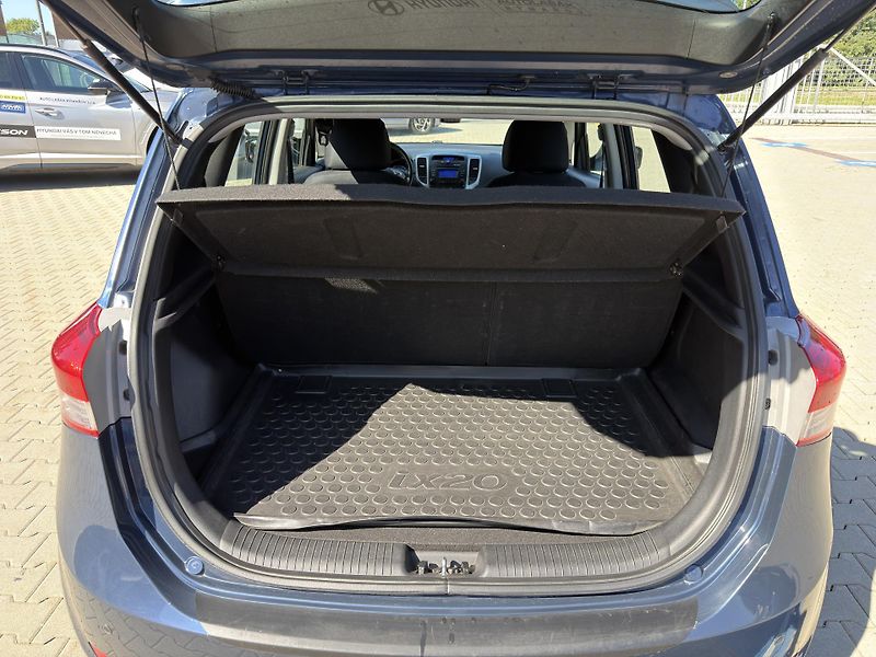 Hyundai ix20 1.4i 66kW KLIMA REZERVACE - fotka 20 z 22