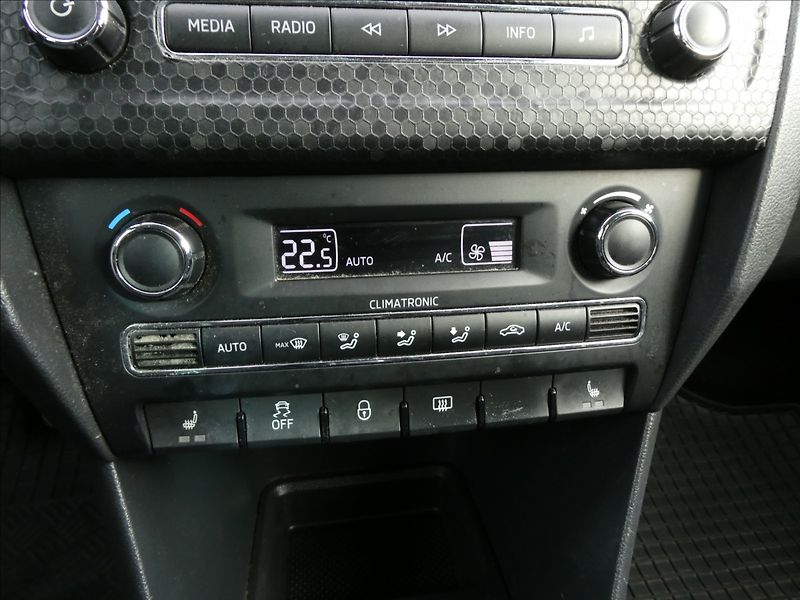 Škoda Rapid 1,2 TSi 77kW po servise,auto k - fotka 29 z 41