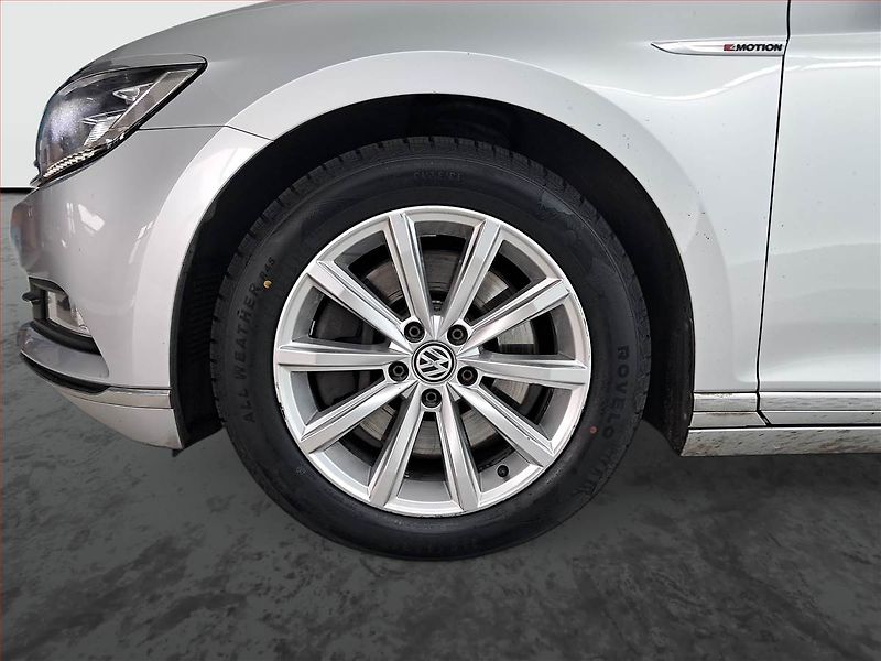 Volkswagen Passat (2017) Highline 2.0 BiTDI, 4X4 - fotka 15 z 19