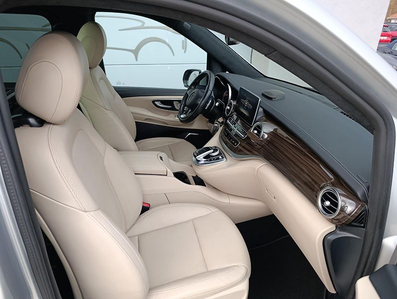 Mercedes-Benz Třídy V V250d AMG 4M EXCLUSIVE ČR1.MAJ - fotka 23 z 46