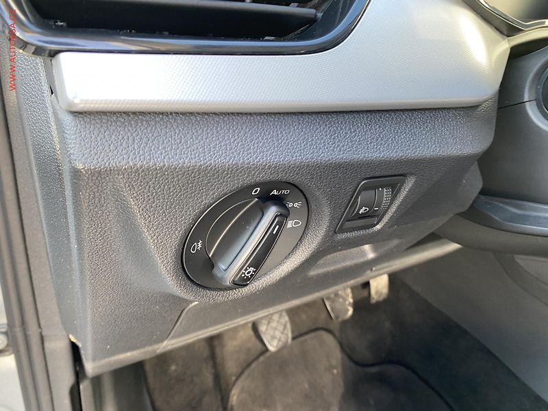 Škoda Kamiq (2020) 1.0 TSi, Ambition - fotka 15 z 18