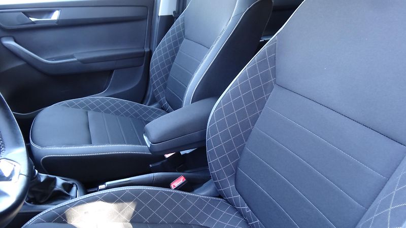 Škoda Fabia 1.0TSi Ambition + sada kol - fotka 3 z 15
