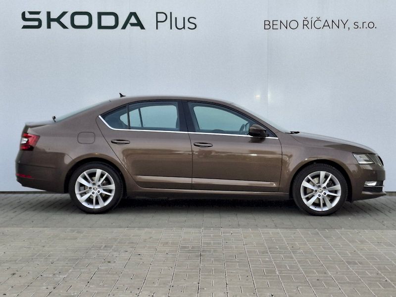 Škoda Octavia (2019) Style Plus DSG 2,0TSi 140kW - fotka 11 z 34
