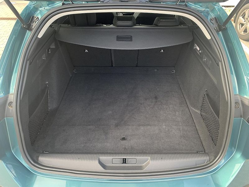 Peugeot 308 SW e-ALLURE PACK PHEV 1.6 AT8 - fotka 5 z 31