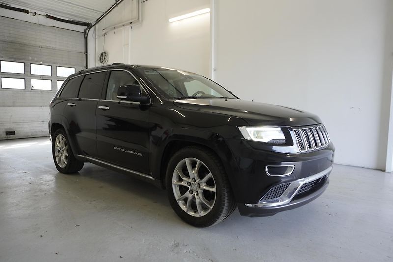 Jeep Grand Cherokee 3,0 MJT V6 4X4 AUTOMAT - fotka 3 z 33
