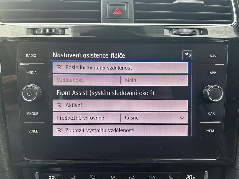 Volkswagen Golf Variant 2,0TDi Highline NAVI LEDMATRIX - fotka 64 z 69