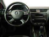 Škoda Octavia (2014) 1.6TDi, ČR, AC, park.asist - náhled 11