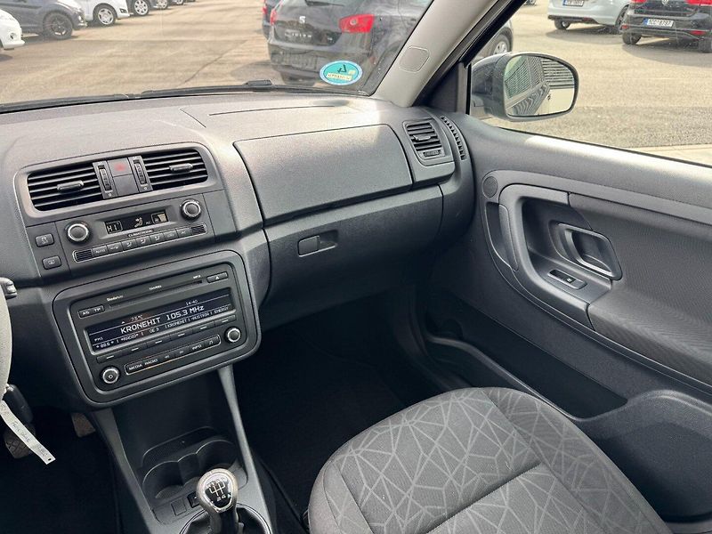 Škoda Fabia (2012) Family + 1.2 TSI 63kW - fotka 16 z 33