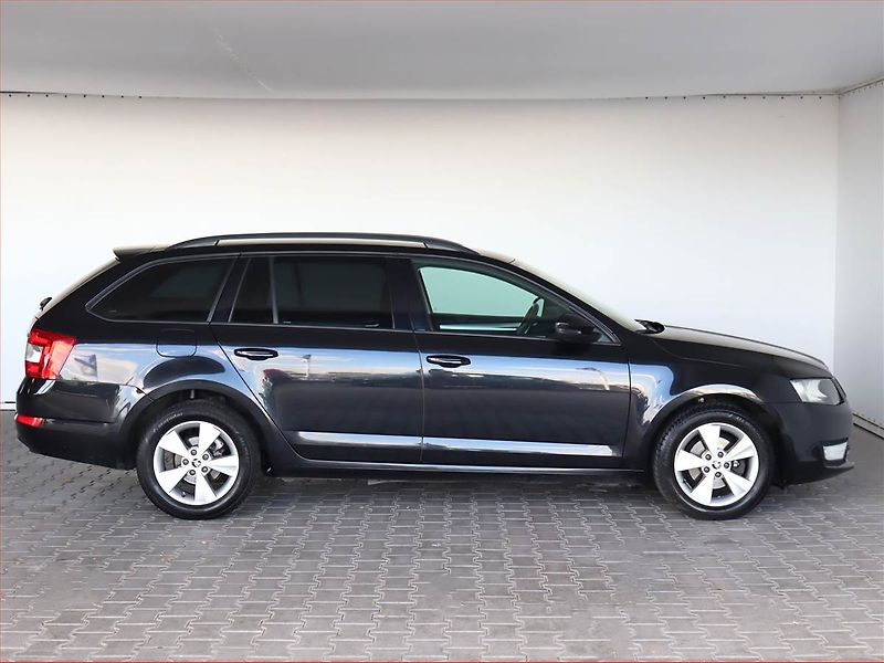 Škoda Octavia (2016) 1.6 TDI, Tempomat - fotka 6 z 18