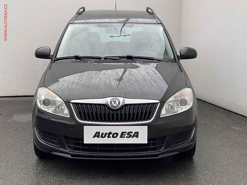 Škoda Roomster (2011) 1.2 TSi, Style Plus, panor, - fotka 2 z 17