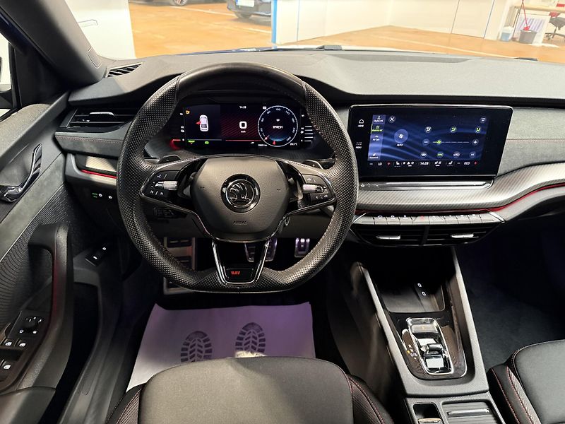 Škoda Octavia 1.4 TSI iV 180kW DSG RS - fotka 6 z 15