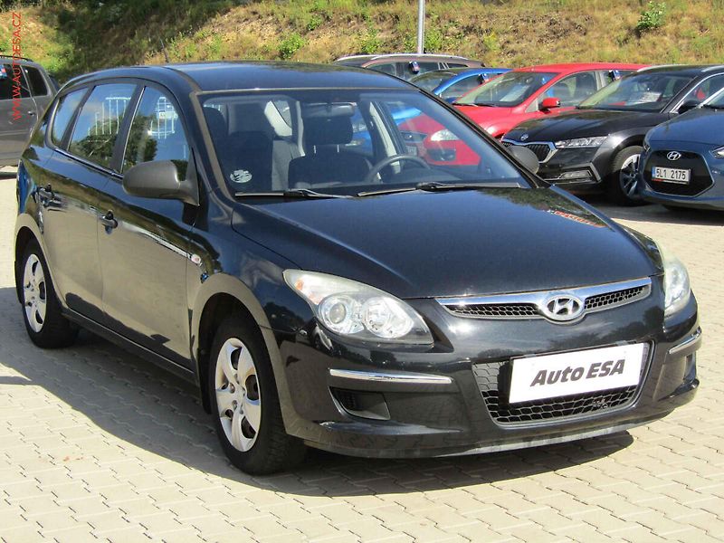 Hyundai i30 (2010) 1.4 i, AC - fotografie inzerátu