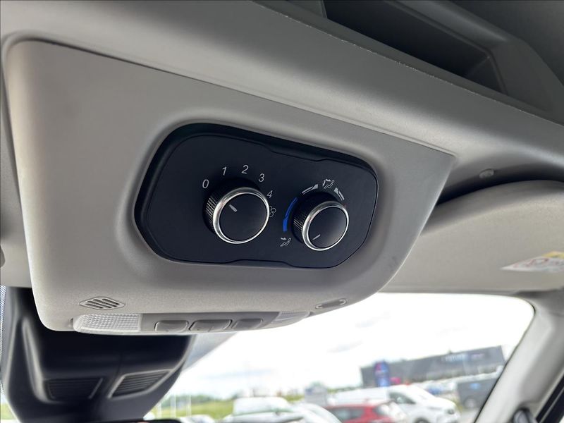 Ford Transit 2,0 EcoBlue MHEV Kombi L2 DPH - fotka 35 z 36