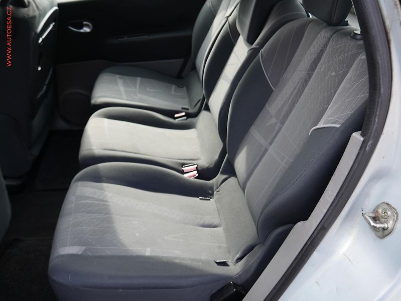 Renault Scénic (2005) 1.5 dCi, AC - fotka 10 z 15