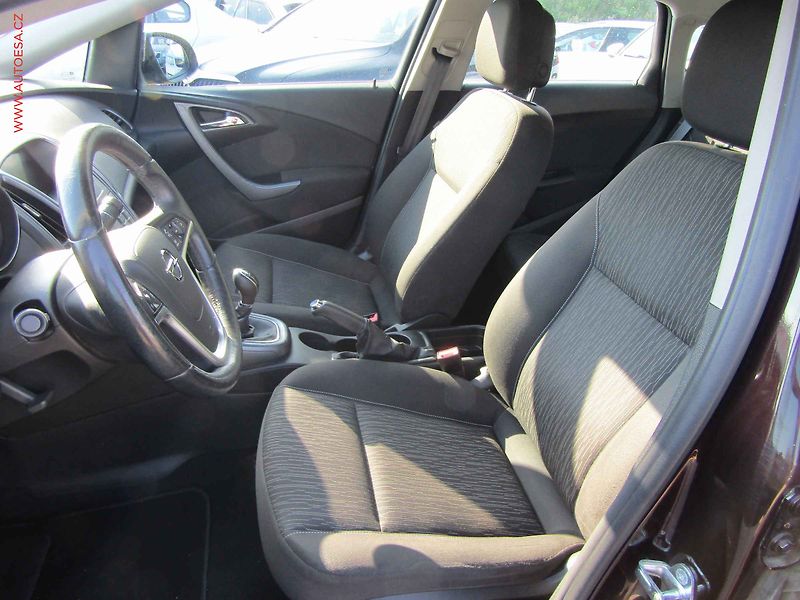 Opel Astra (2014) 1.6i, ČR, servis.kniha - fotka 9 z 20