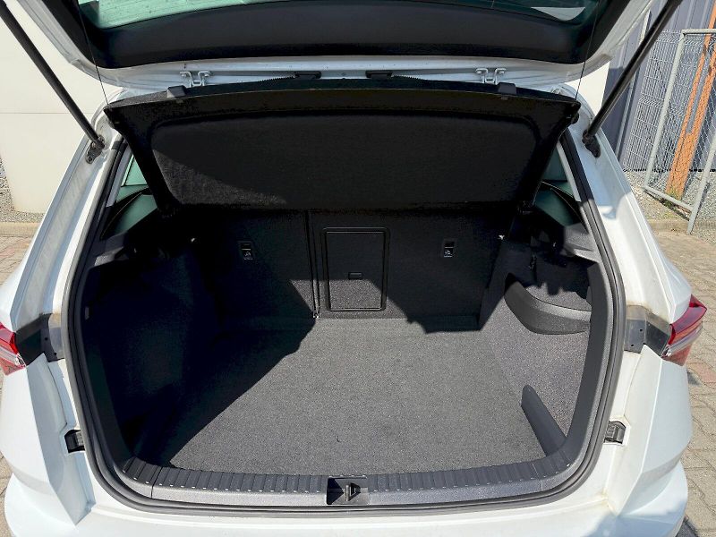 Škoda Karoq (2023) 1.5 TSI 110 kW DSG Style - fotka 22 z 23