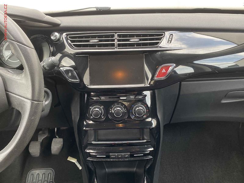 Citroën C3 (2015) 1.2i, Feel - fotka 12 z 15