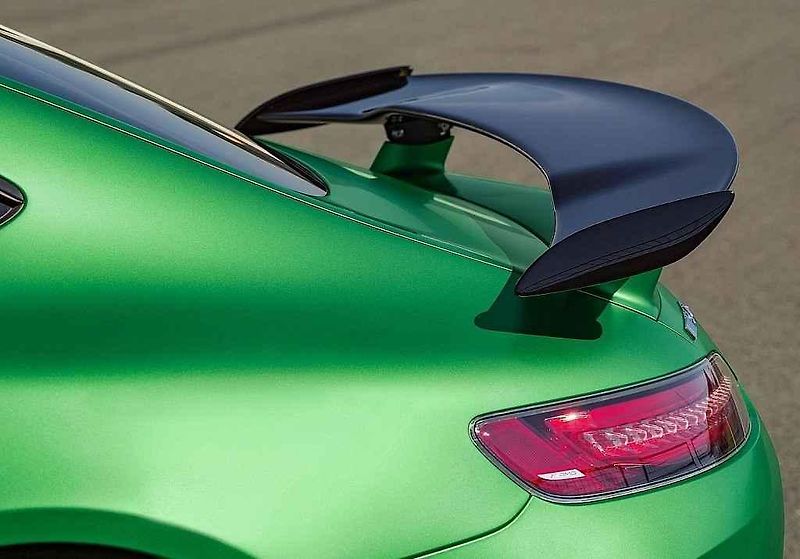 Mercedes-AMG GT R.
